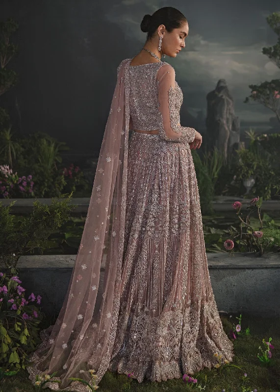 erum-khan-bridal-lehenga-designs-in-embellished-heavy-hand-needle-work-for-bridal-wear-ek-021-ex-couture-021